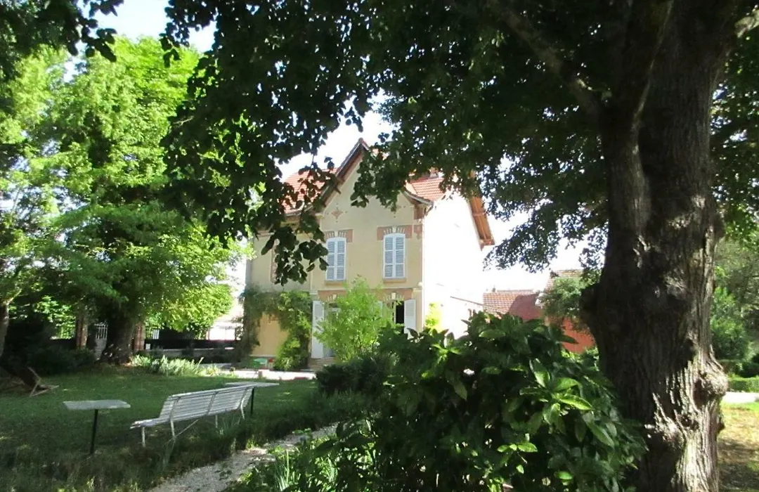 Villa Maziere Bourbon Conti-1